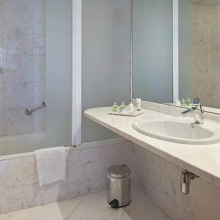 Hotel Nh Entenza 3*