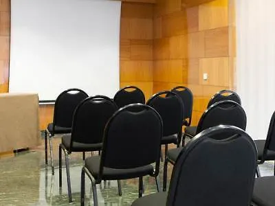 Otel Nh Entenza